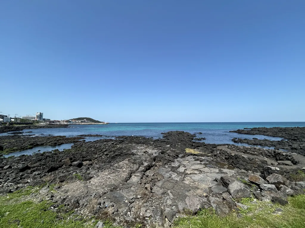 Black basalt and turquoise water.